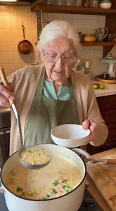 This Mexican Street Corn Soup is the perfect blend of sweet and spicy! 😋🌽🌶️ Sweet, Spicy & Done in 20 Minutes – Yes, Really! | Country Cooking
