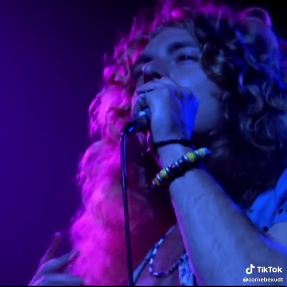 Led Zeppelin - Over the Hills and Far Away (Live at Madison Square Garden 1973) [HD] #LedZeppelin #LiveMusic #OverTheHillsAndFarAway #MadisonSquareGarden #ClassicRock