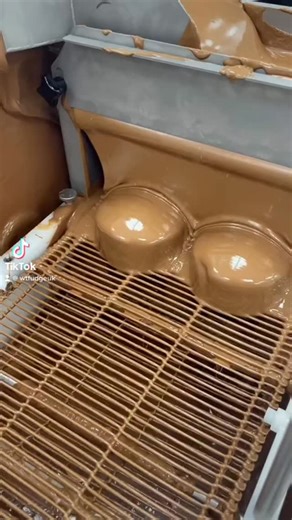 24 reactions | Stuffed fudge wheels with Nutella - absolutely stunning 襤 #fudge #chocolate #sweettreat #smallbusiness #uk #yum | Want That Fudge UK | Facebook