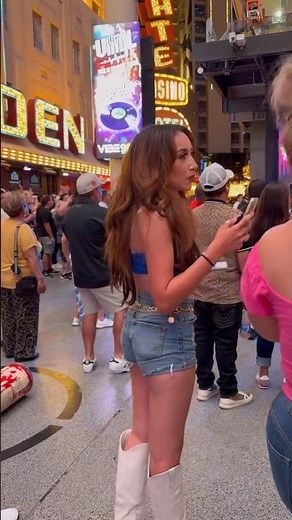 Fremont Street Experience: Viva Las Vegas! Neon Lights, Ziplines
