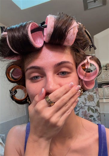 Someone help me 🤣🥲 #hairrollers #velcrorollers #fail #help #hairhack | Hair Rollers