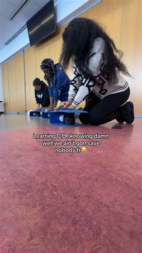 This is too funny🤣🤣 @️ Why u pressing so hard🤣🤣🤣 #cpr #training #foryoupage #fyp