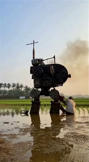 Farmer Starting His Old Iron Mech — #mech #engineStart #farmer #realistic #rural