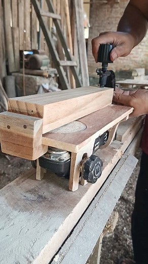 smoothing wood with a grinder #woodworking #carpenter #Diy | Naryo Naryo