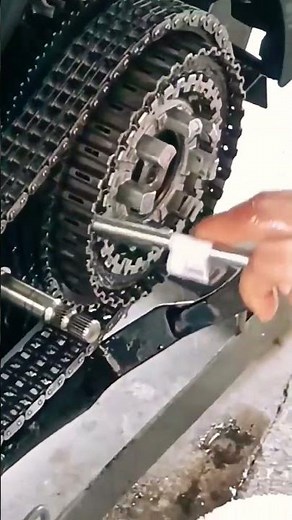 Bobby installing screaming eagle clutch discs on the iron1200