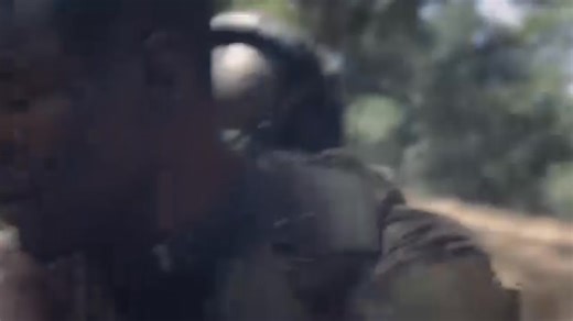 Alien vs. depredador B 2004 ‧ Terror/Acción ‧ 1h 41m Descripción general Dos razas alienígenas se enfrentan a muerte en una pirámide enterrada bajo el hielo de la Antártida. Poco importa quién gane, perderá la humanidad. | JRG Cinema