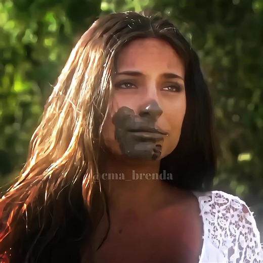 Ana Brenda Contreras: Corazón Indomable y Estilo Único