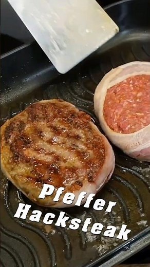 🥩 Pfefferhacksteak mit Bacon und Pfeffersauce.