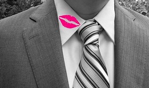 3 Signs of Infidelity You Should Not Ignore