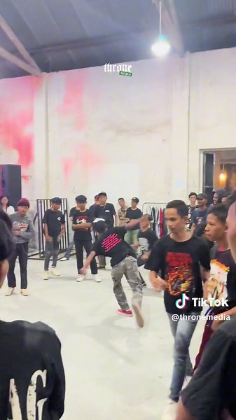 Twostep Moshing Dance: Hardcore Moves and Moshpit Moments