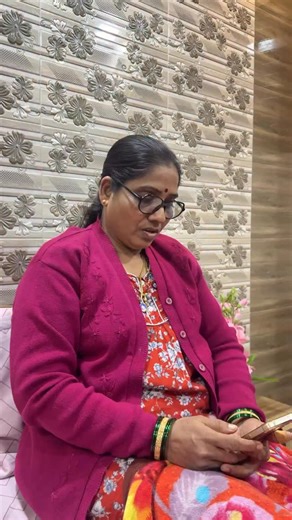 राजेश्री जाळगांवकर on Instagram: "Tu jithe gheun jashil tithe yein mi 🤭😂 🎥 - @pooja_jalgaonkar96 . . . #rajeshrijalgaonkar #aartijalgaonkar"