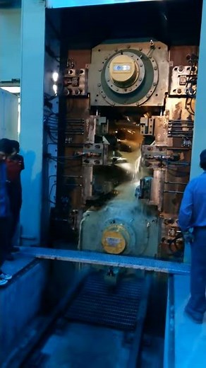 Roll Coolant flowing in a Cold Rolling Mill (CRM)