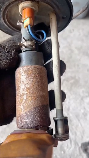 REVAMP TECH by Amal Chicku! | 2 .5MILLION VIEWS…🙌🤗how to prevent rust in the petrol tank.🤔(car lu petrol adichittattu 1week lu engilum car odikkanam one time allenki... | Instagram