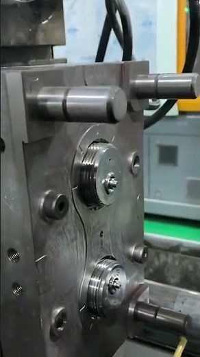 Automatic Unscrewing Thread Mechanism - Thread Core Not Retract