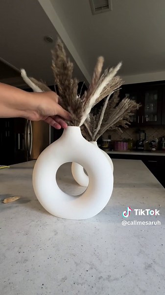 Cheap Decor 🥂 Vases $25 - In my Amazon Storefront under “Bedroom Favorites” Dried Pampas (110 pcs) $13 - Shein #HomeDecor #roomdecor #cheapdecor #aestheticvase #amazonmusthaves #amazonhome #amazondecorfinds