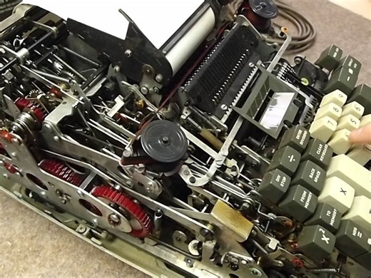 机械之美: Friden 1217 机械计算器