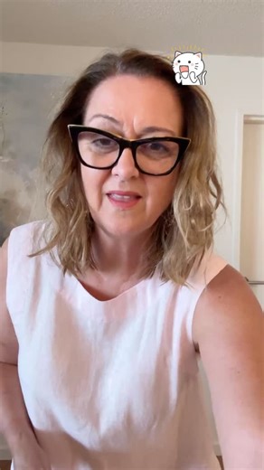 It’s here, the very first copy of my debut book From Self-Neglect to Self-Compassion: A compassionate guide to creating a thriving life. Pre-orders open 18th November so not long now and I can’t wait for this to be in your hands. If you’re not already on my book waitlist, get yourself on that because they’ll be some great bonuses when you preorder. https://drhayleydquinn.myflodesk.com/bookwaitlist Wishing you a beautiful day. Go well and go gently with yourself. . . . . . #debutbook #fromselfneg