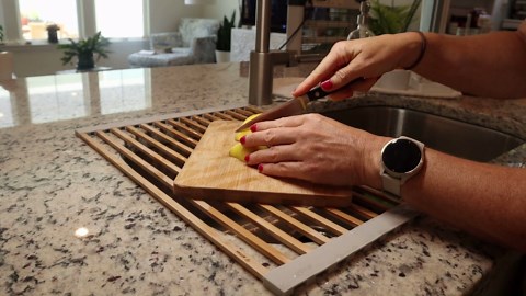 Bamboo Sink Drying Rack, Roll-Up Drain Rack - Over Kitchen Sink (17 x 12 in)