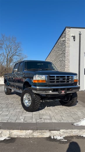 KING OF CARS & TRUCKS INC. on Instagram: "Wow 😮 Just in‼️😳 I love this sound 🎶 $59,500 ONLY 77k MILES 🚨✅ 1996 Ford F350 CCLB 4X4 7.3L Powerstroke Turbo Diesel Auto Only 77k miles‼️ New 17” Polished wheels 35” Toyo tires Stainless running boards Color matched flares Custom rear bumper Transfer Tank Bedliner 5th wheel hitch Power slider rear window Trailer brake control She’s a NICE ☝🏼 Will be sold quick 💨 Text @nj_truck_king_scott 856-420-0787 Text @nj_truck_king_deena 856-420-0788"