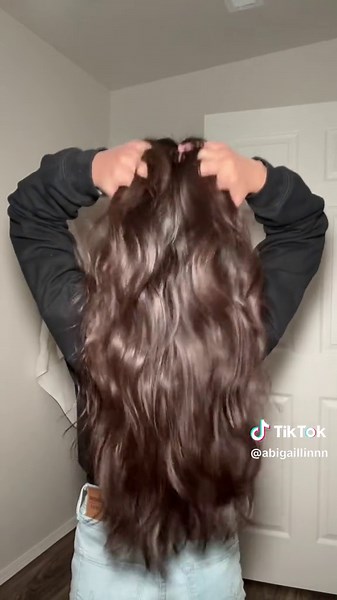 Enhancing Curls with Texture Spray and Gloss Spray