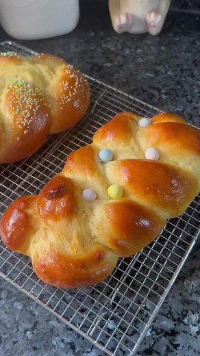 Fluffy Easter Bread Recipe with Italian Twist