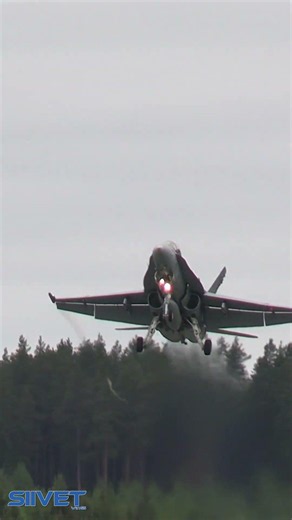 Finnish Air Force F/A-18C Highway Road Base Touch'n'go - Imminent Field 26 (Baana)