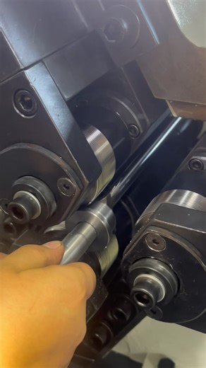 Three-axis thread rolling machine #knurling#machine#cnc#screws#factory#threadrolling#mechanical