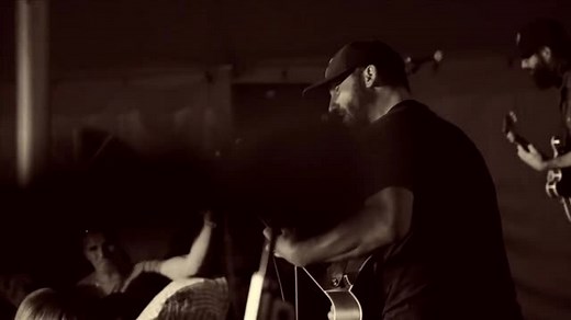 Des centaines de parents et d’amis aux funérailles de Bob Bissonnette