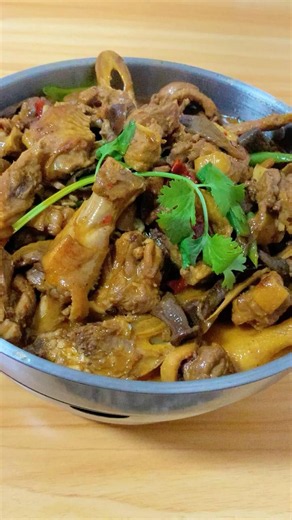 5-Min Authentic Chinese Beer Braised Duck! Pro tips for velvety mushrooms & rich gravy.