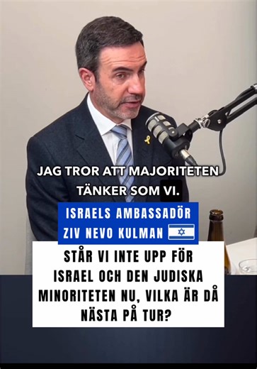 Israels ambassadör Ziv Nevo Kulman 🇮🇱: Står vi inte upp för Israel och den judiska minoriteten nu, vilka är då nästa på tur? I det åttonde avsnittet av podden Varför Israel? med Med Israel för fred (MIFF) gästas Ulf Cahn och Negar Josephi av Israels ambassadör Ziv Nevo Kulman. Ambassadör Kulman står rakryggad när det blåser snålt om Israel. Vi talar om chanukka, terrorattacken på Bondi Beach, dagens antisemitism och antisionism, relationerna mellan Sverige och Israel, kriget, vapenvilan, attac