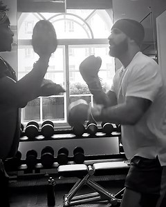 42K views · 436 reactions | Drake getting an early morning pad workout in 壘 How would you rate his form and technique out of 10? (via champagnepapi/IG) | PBC on FOX | Facebook