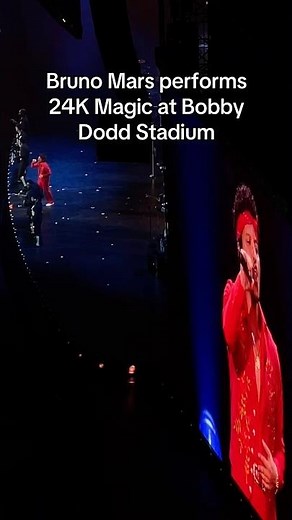 Bruno Mars performs “24K Magic” at Bobby Dodds Stadium on the romantic tour in Atlanta￼ #brunomars