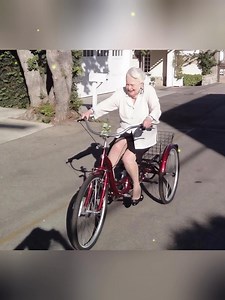 1.7K views | Sleep in Heavenly Peace! ️She was one of the last legends of Hollywood’s Golden Age! She lived to be 1️⃣0️⃣4️⃣, leaving behind a legacy that defined an era.  Her elegance on and off the screen made her a true icon.類Curious to find out who she was and how she looked in her later years?  Scroll down to the top comment for the full story and rare photos! ⬇️ | Colleen J. McGinnis | Facebook