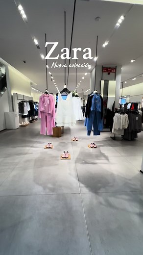 Vestidos Blancos de Zara: Combina tus Tenis Rosas