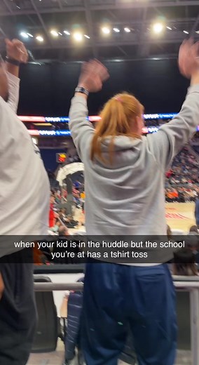 Azzi’s parents were hype about her comeback but the t-shirt toss too 😂😂 @Azzi Fudd