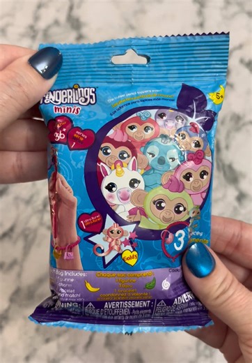 Fingerlings Minis Blind Bag! #mini #asmr #fingerlings #collectibles #satisfying @WowWee Playhouse @Fingerlings