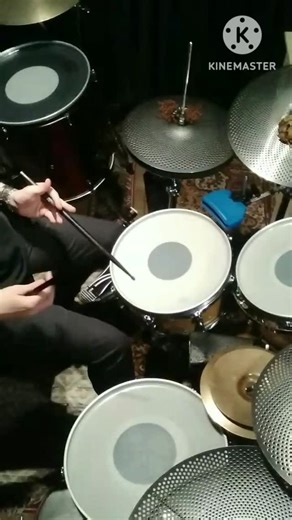 Federico Landaburu on Instagram: "El enfoque lo hago sobre 4 pilares fundamentales: 1)Coordinación e interdependencia rítmico - musical. 2) Lenguaje rítmico. 3) Vocabulario estilístico. 4) Desarrollo rudimental. A) Cada estilo, género, patrón y frase instrumental para su aplicación musical requiere un grado específico y particular de la integración de dos o más voces, la cuales pueden representar la referencia de PULSO o MELODÍA, en relación a ostinatos o diálogo rítmico se trate de modo detalla