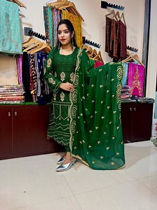 Discount party dress🫣🫣🫣 bishaaaal discount don't miss😘😘😘 | Flora Fashion