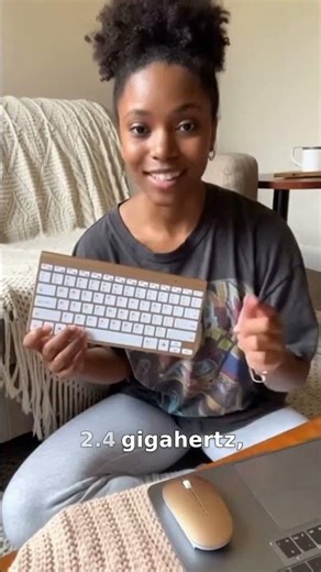 2.4 GHz Wireless Mini Keyboard And Optical Mouse Set