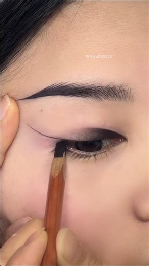 beautiful fox-like eye makeup look. #makeup #eyemakeup #productrecommendation