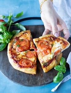 Air Fryer Pizza • BEST Pizza in Air fryer (video) • Two Purple Figs