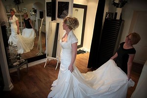 Bride Accidentally Moons Guests At Her Wedding