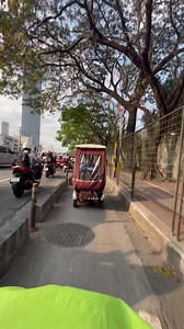 MMDA personnel beating traffic on EDSA! You could do too! Everyone is also welcome to use the bike lanes as long as you’re on a bicycle or a personal mobility device (PMD). #trafficcongestion #trafficjam #rushhour #beattraffic #bikelane #bicyclelane #bikelife #bikecommute #edsa #edsabikelane #mmda | Manila Bike Commuter