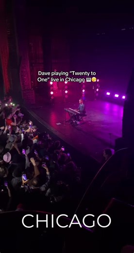 Dave's Tour: Live Performance of “Twenty to One” in Chicago