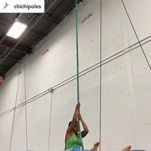 #MotivationMonday calls for these amazing straddle climbs from @chichipoles! Sometimes the progress is slow... but sometimes you'll surprise yourself! #aerialsilksatlanta #theskygym #skygymatlanta #elevateyourlife #cirquebodsummer #atlantaaerial #classpassatl #classpassatlanta #mindbodyatl #cordelisse #aerialrope | Sky Gym