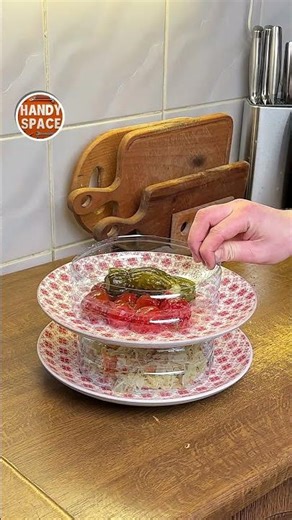 Clever Country Hack! Plastic Bottle Food Stacking! #ideas #travel