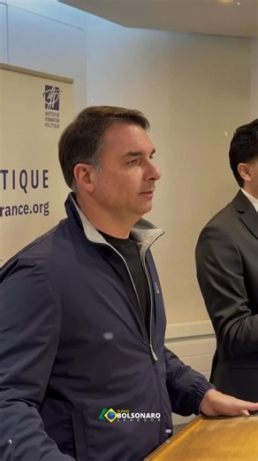 Flávio Bolsonaro on Instagram: "Conversei com jovens do Institut de Formation Politique (@ifp_officiel ). A juventude quer muito construir um mundo melhor e nós temos que abrir esse caminho para eles. Video completo no meu canal do YouTube: @flaviobolsonaro"