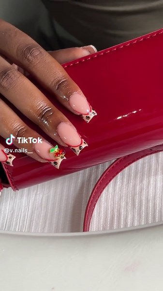 V.nails sur TikTok