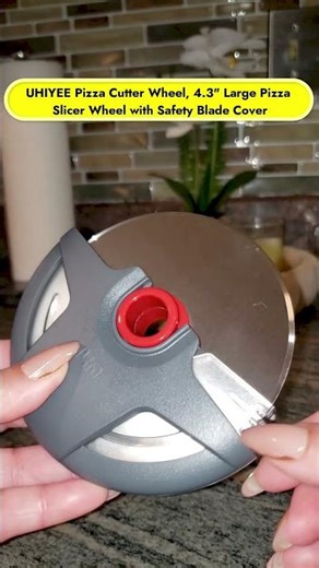 UHIYEE Pizza Cutter Wheel Review | 4.3" Large Stainless Steel Slicer That Cuts Pizza Effortlessly