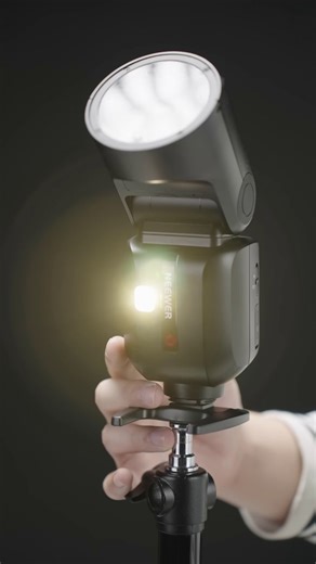 The NEEWER Z2PRO 76Ws TTL Round Head Flash Speedlite provides powerful and reliable lighting for photographers capturing weddings, live events, and portrait sessions. With a 76Ws output and advanced cooling system, it allows up to 100 continuous full-power flashes without overheating, while its quartz tube supports up to 100,000 flashes for long-lasting performance.
